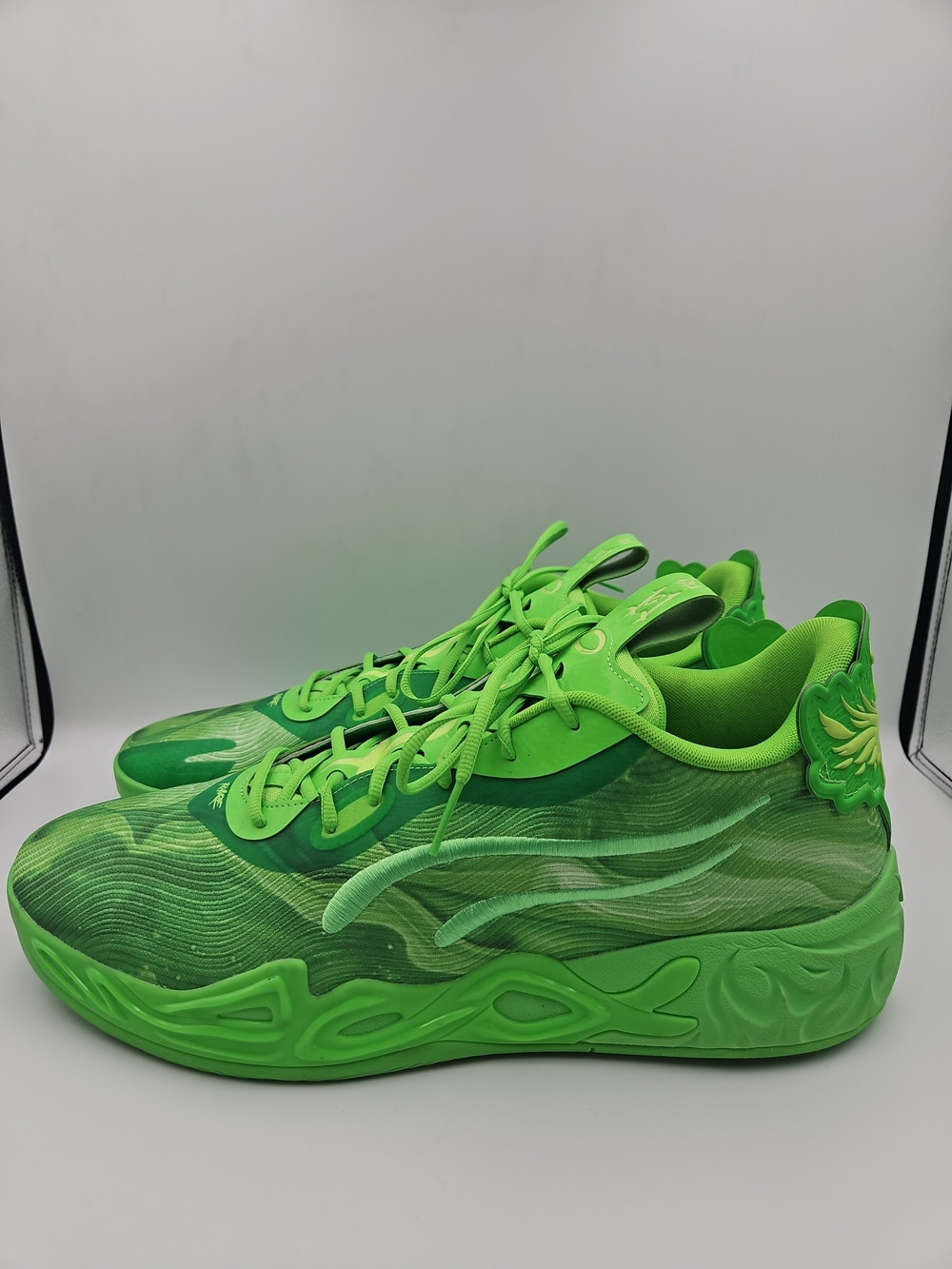 Puma Neon Green Wave-Detail Low-Top Sneakers